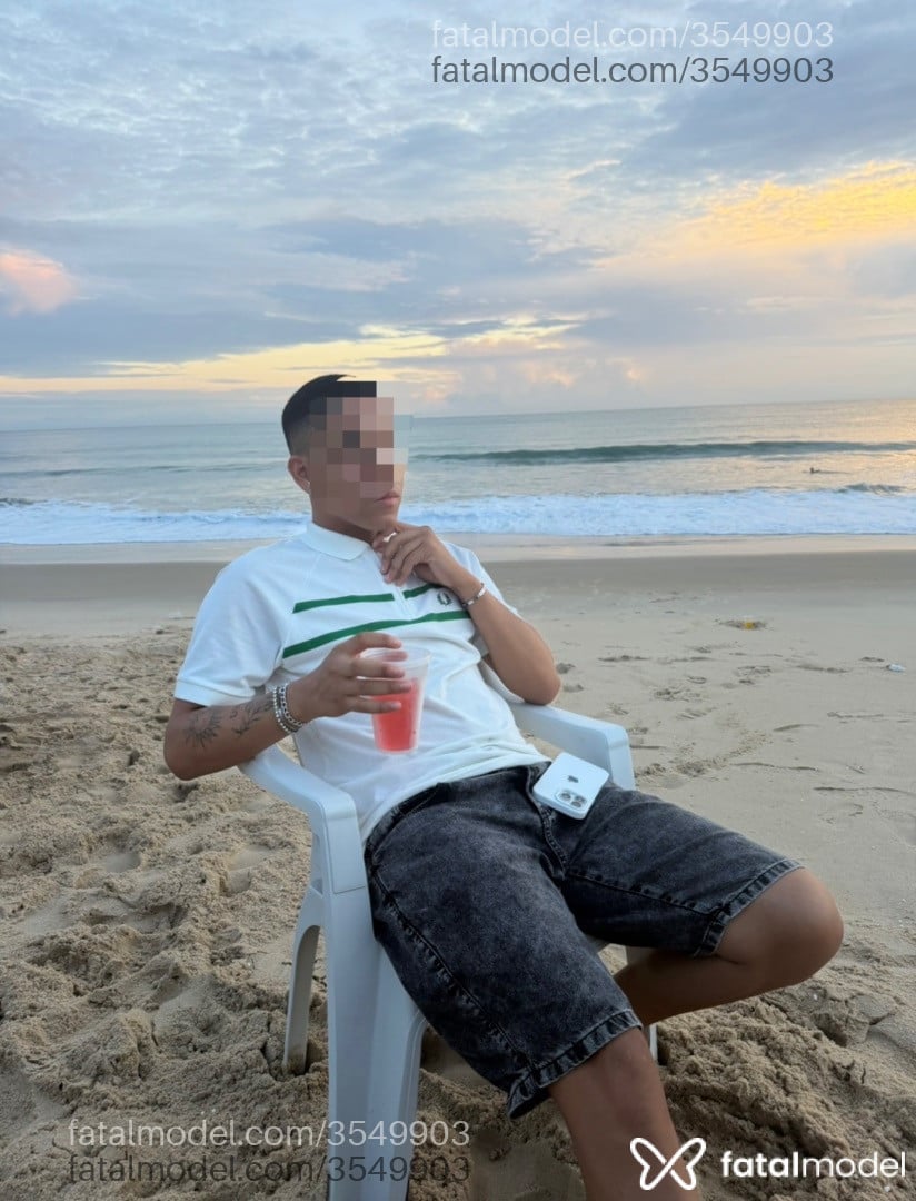 Acompanhante homem morena (o) de olhos castanhos - Aleff Acompanhante homem morena (o) de olhos castanhos - Aleff