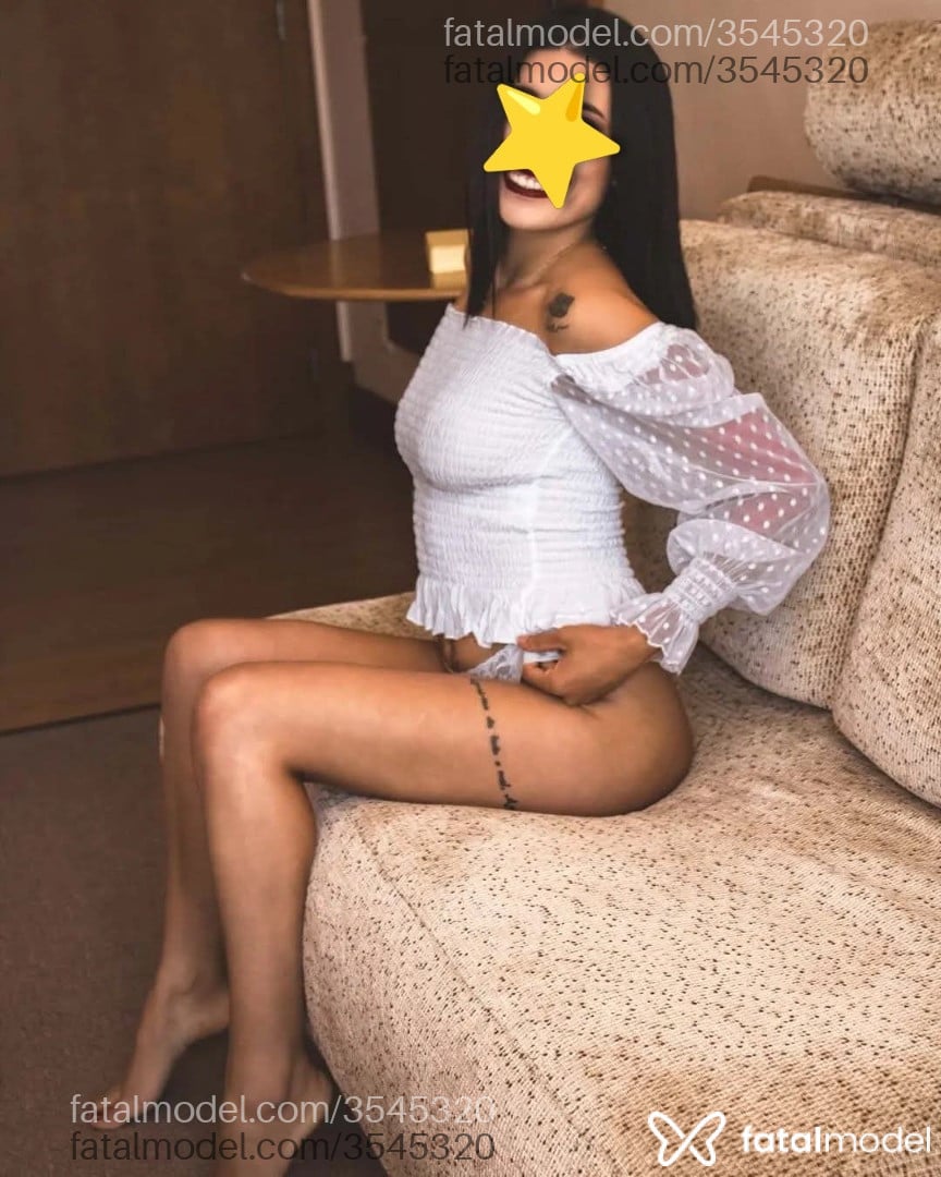 Acompanhante mulher com cabelo castanho de olhos castanhos - Juju Almeida