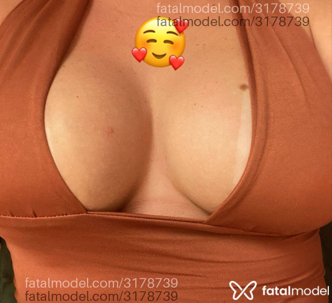 Acompanhante mulher loira (o) de olhos mel - Bella Alcântara