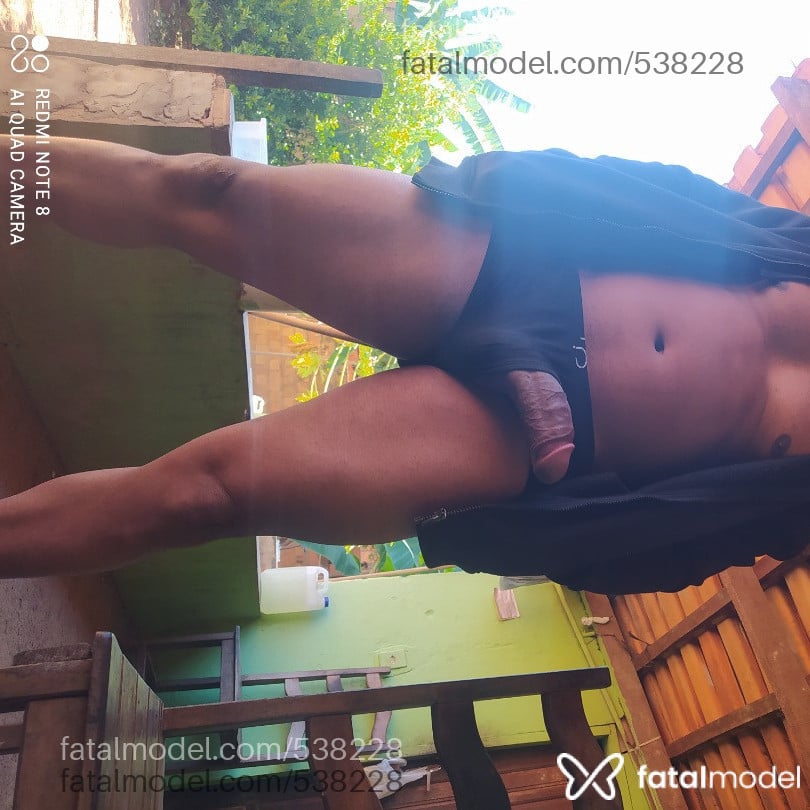 Acompanhante homem morena (o) de olhos pretos - Paugrandee