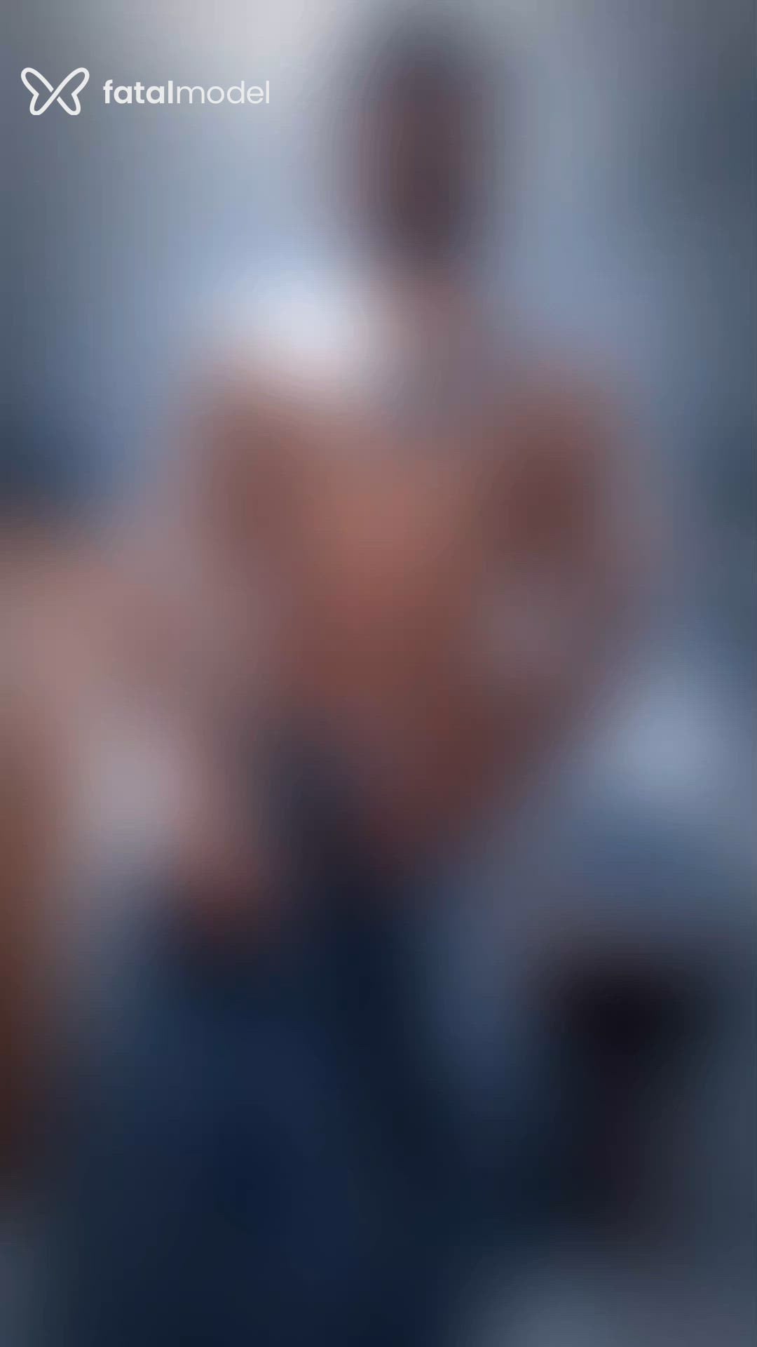 Acompanhante homem com cabelo castanho de olhos pretos - Josue