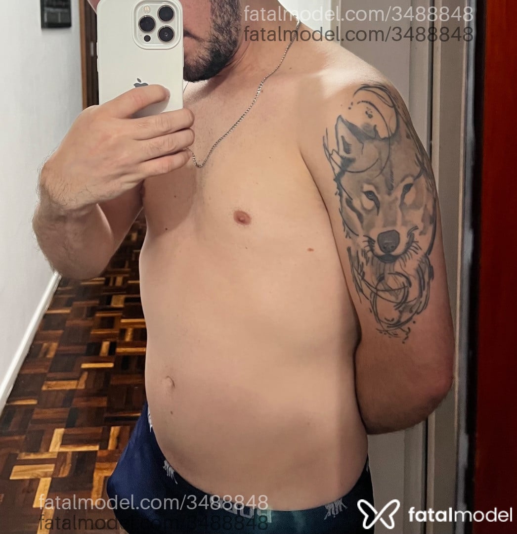Acompanhante homem com cabelo castanho de olhos castanhos - Felipe