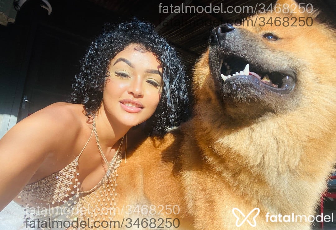 Acompanhante mulher morena (o) de olhos castanhos - Paula Barradas
