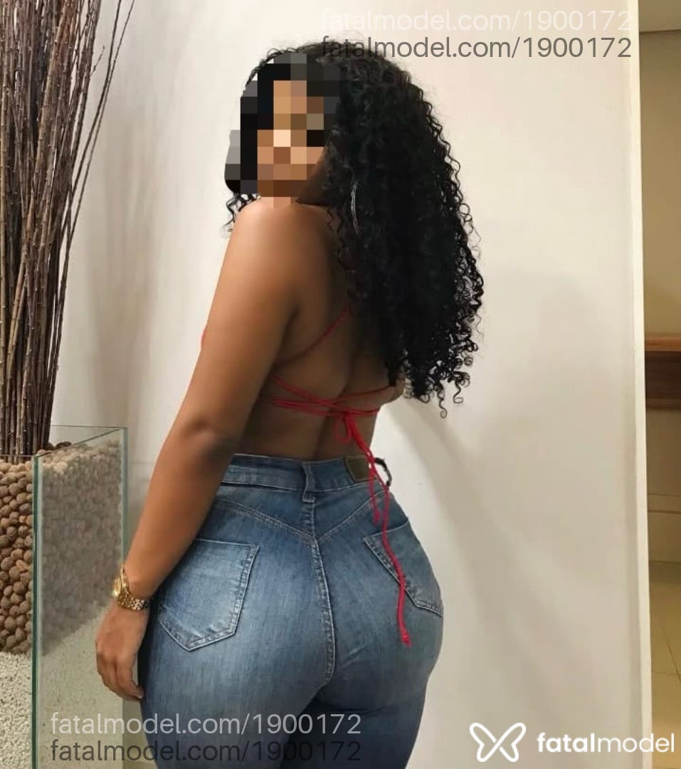 Acompanhante mulher morena (o) de olhos castanhos - Larissa