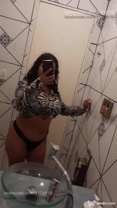 Acompanhante mulher morena (o) de olhos castanhos - Lolozinha