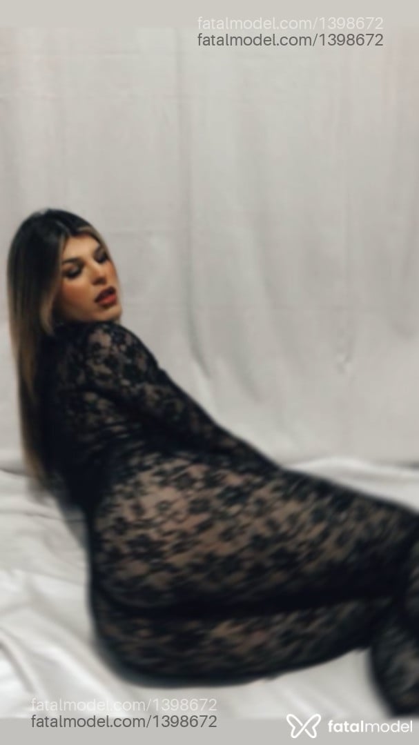 Acompanhante mulher trans ruiva (o) de olhos castanhos - Putinhatrans