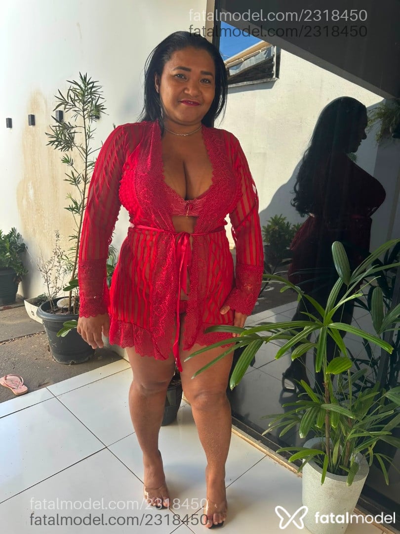 Acompanhante mulher com cabelo castanho de olhos pretos - Solange