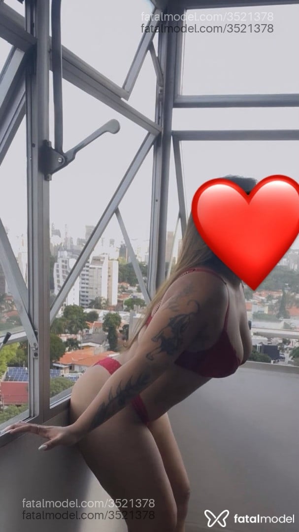 Acompanhante mulher morena (o) de olhos castanhos - Monique