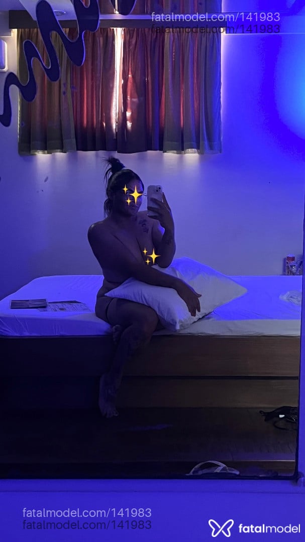 Acompanhante mulher trans morena (o) de olhos castanhos - Claudiaa