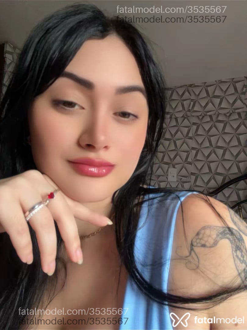 Acompanhante mulher morena (o) de olhos castanhos - Antonella Durval