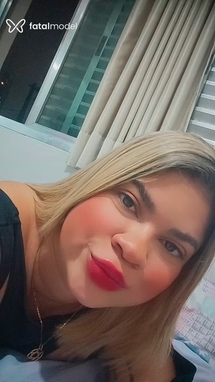 Acompanhante mulher loira (o) de olhos castanhos - Bianca Duarte