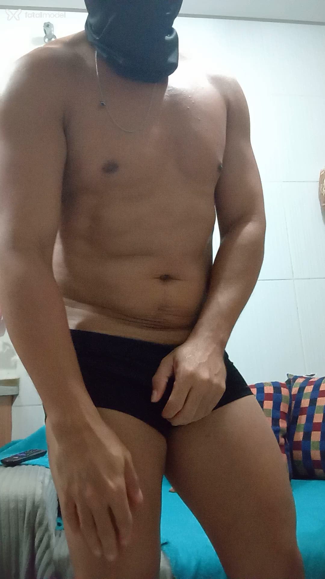 Acompanhante homem com cabelo castanho de olhos castanhos - Fabito Acompanhante homem com cabelo castanho de olhos castanhos - Fabito