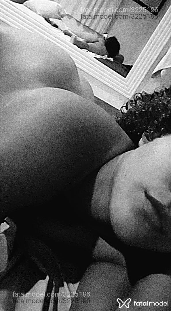 Acompanhante mulher loira (o) de olhos pretos - Luá Andrade