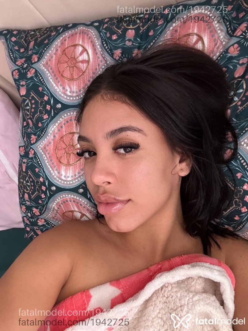 Acompanhante mulher com cabelo castanho de olhos castanhos - Valentina Cervi