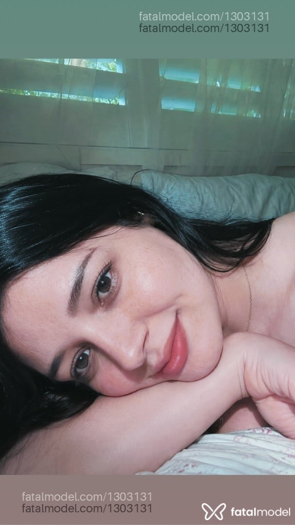 Acompanhante mulher morena (o) de olhos castanhos - Moura