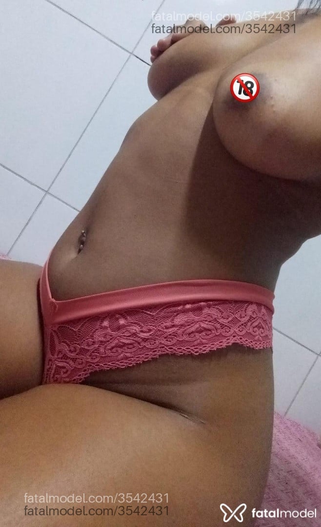 Acompanhante mulher morena (o) de olhos castanhos - Lily silva