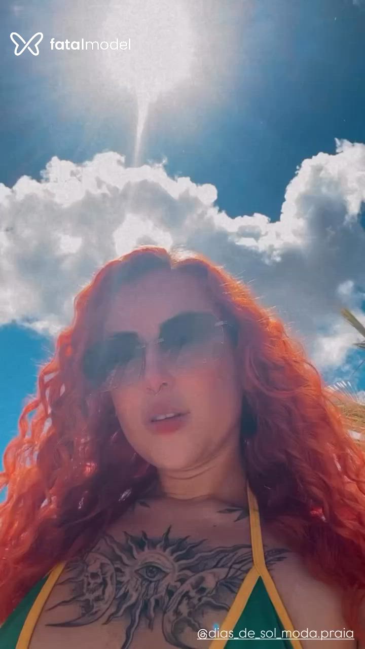Acompanhante mulher ruiva (o) de olhos castanhos - Pandora