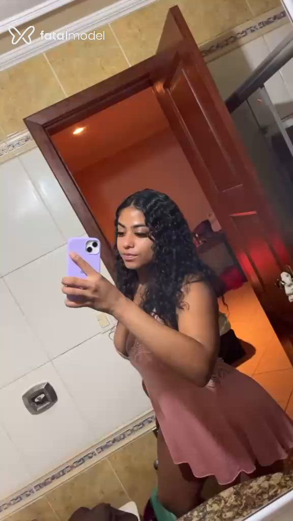 Acompanhante mulher com cabelo castanho de olhos castanhos - Victoria Acompanhante mulher com cabelo castanho de olhos castanhos - Victoria