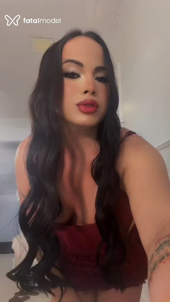 Acompanhante mulher trans morena (o) de olhos castanhos - Raffa