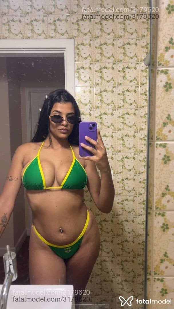 Acompanhante mulher morena (o) de olhos pretos - Bianca Mendes