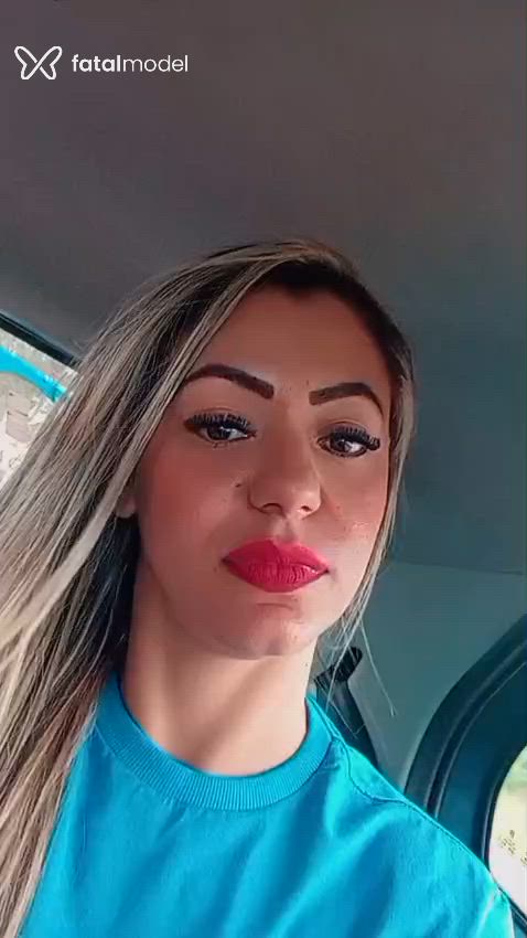 Acompanhante mulher loira (o) de olhos castanhos - Gaby