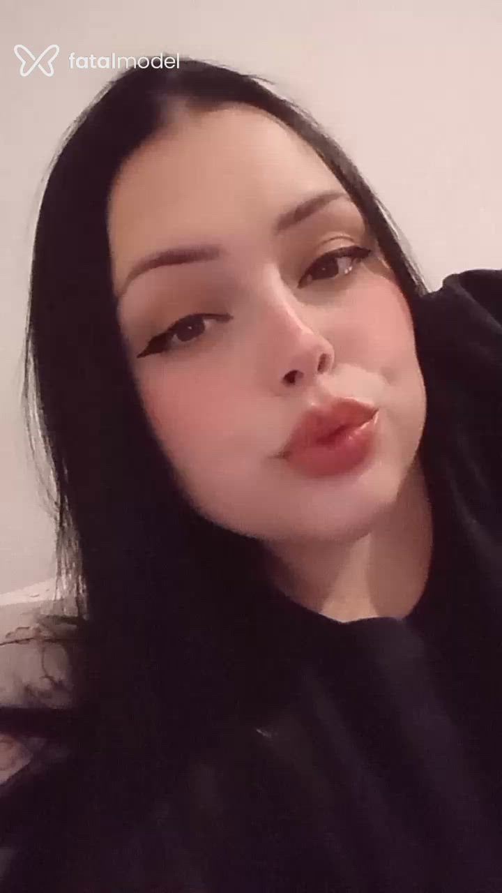 Acompanhante mulher morena (o) de olhos castanhos - Stellapeituda Acompanhante mulher morena (o) de olhos castanhos - Stellapeituda