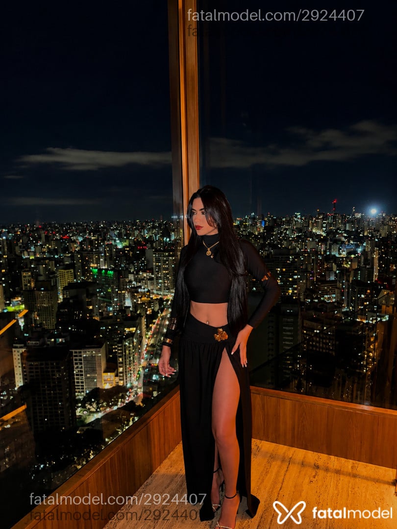 Acompanhante mulher morena (o) de olhos castanhos - Gabriella