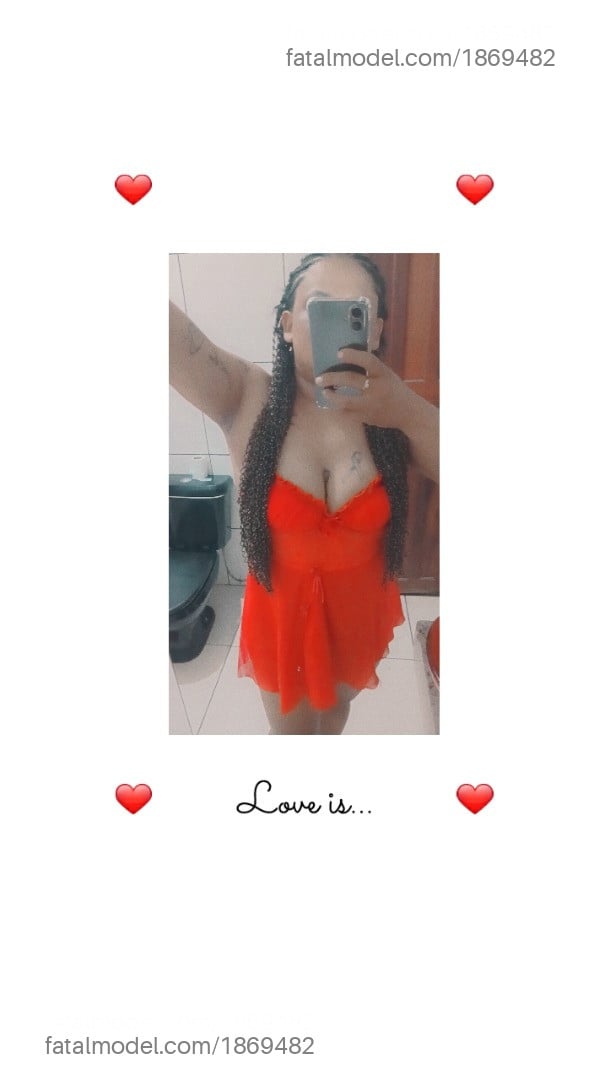 Acompanhante mulher morena (o) de olhos pretos - Estrela