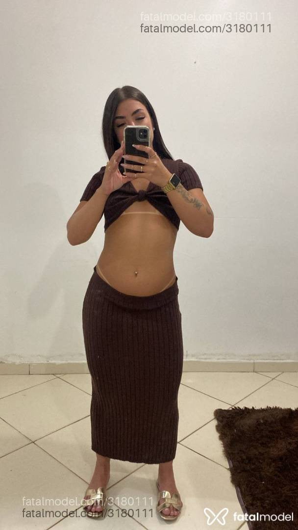 Acompanhante mulher morena (o) de olhos castanhos - Melissa Prada