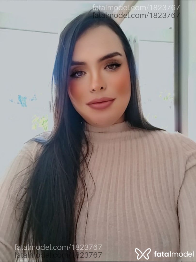 Acompanhante mulher trans morena (o) de olhos castanhos - Alicia