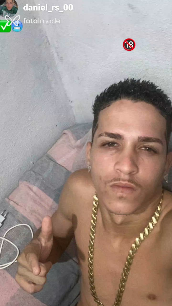 Acompanhante homem com cabelo castanho de olhos mel - Daniel Galego Acompanhante homem com cabelo castanho de olhos mel - Daniel Galego