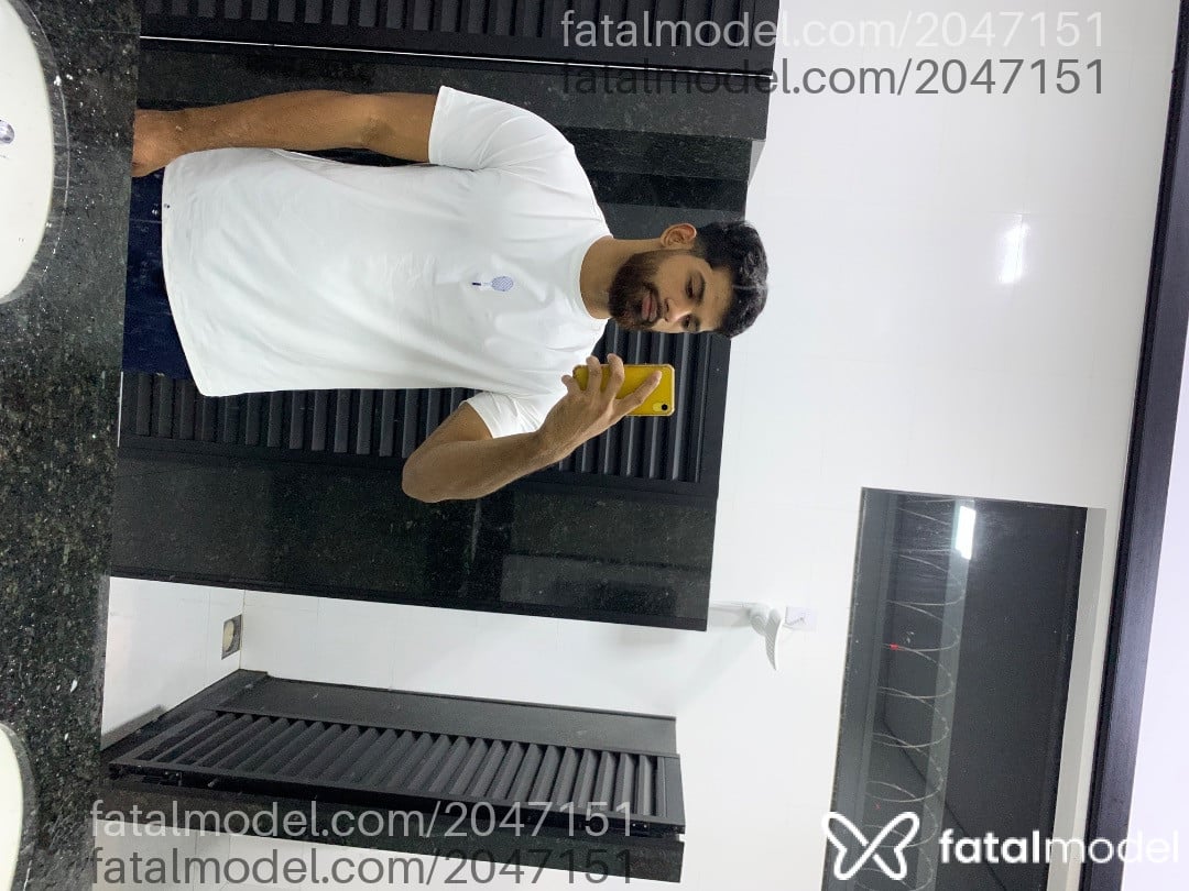 Acompanhante homem morena (o) de olhos castanhos - Matheus