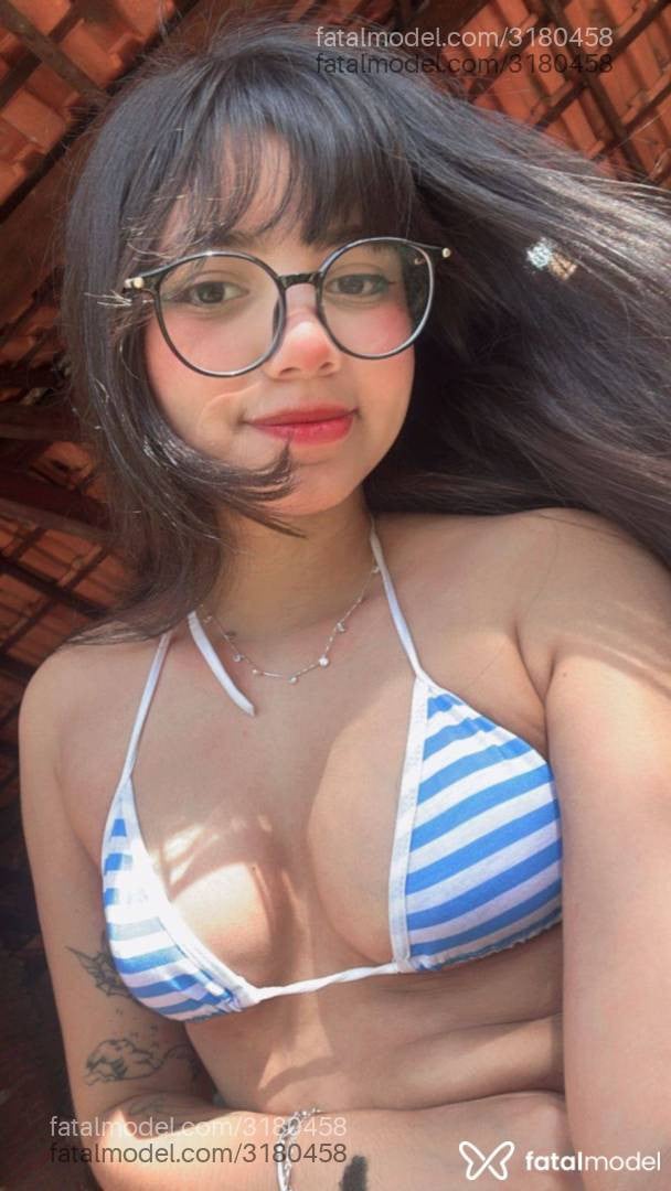 Acompanhante mulher morena (o) de olhos castanhos em Serra da Saudade Acompanhante mulher morena (o) de olhos castanhos em Serra da Saudade - Afknaty