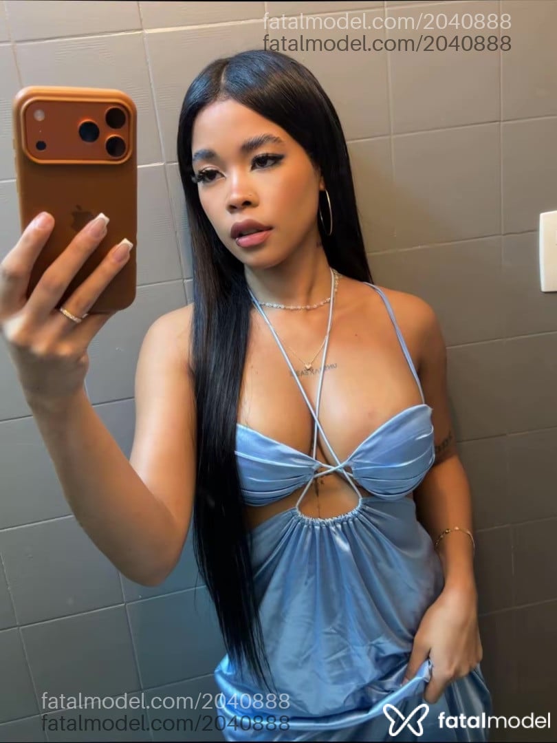 Acompanhante mulher com cabelo castanho de olhos castanhos - Mia Dias