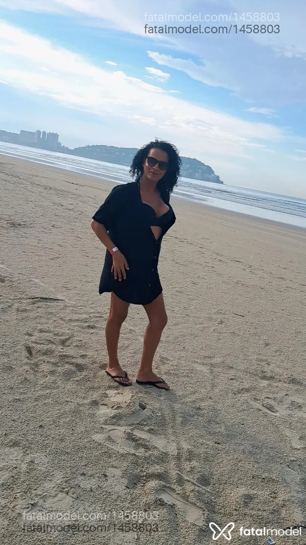 Acompanhante mulher trans morena (o) de olhos pretos - Stephany Leite
