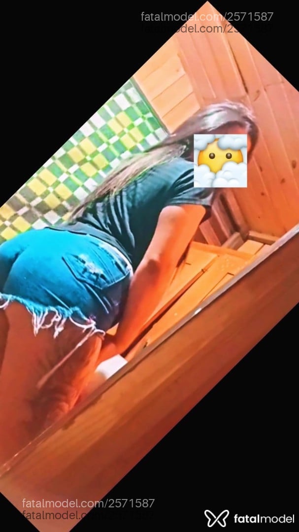 Acompanhante mulher morena (o) de olhos castanhos - Kelly