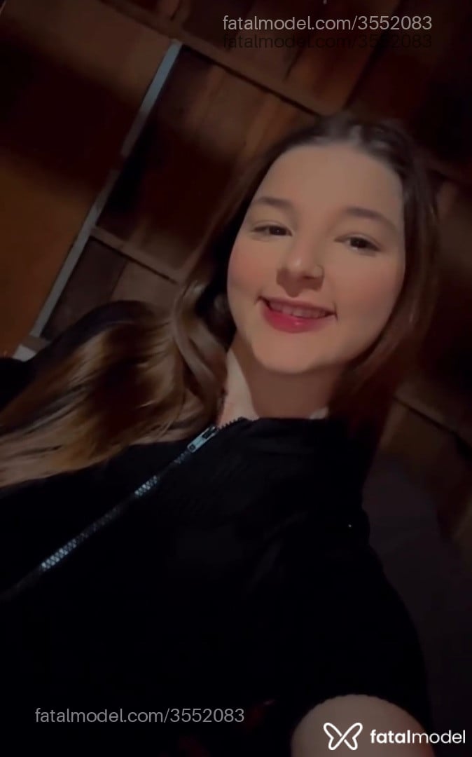 Acompanhante mulher loira (o) de olhos castanhos - Larissa Acompanhante mulher loira (o) de olhos castanhos - Larissa