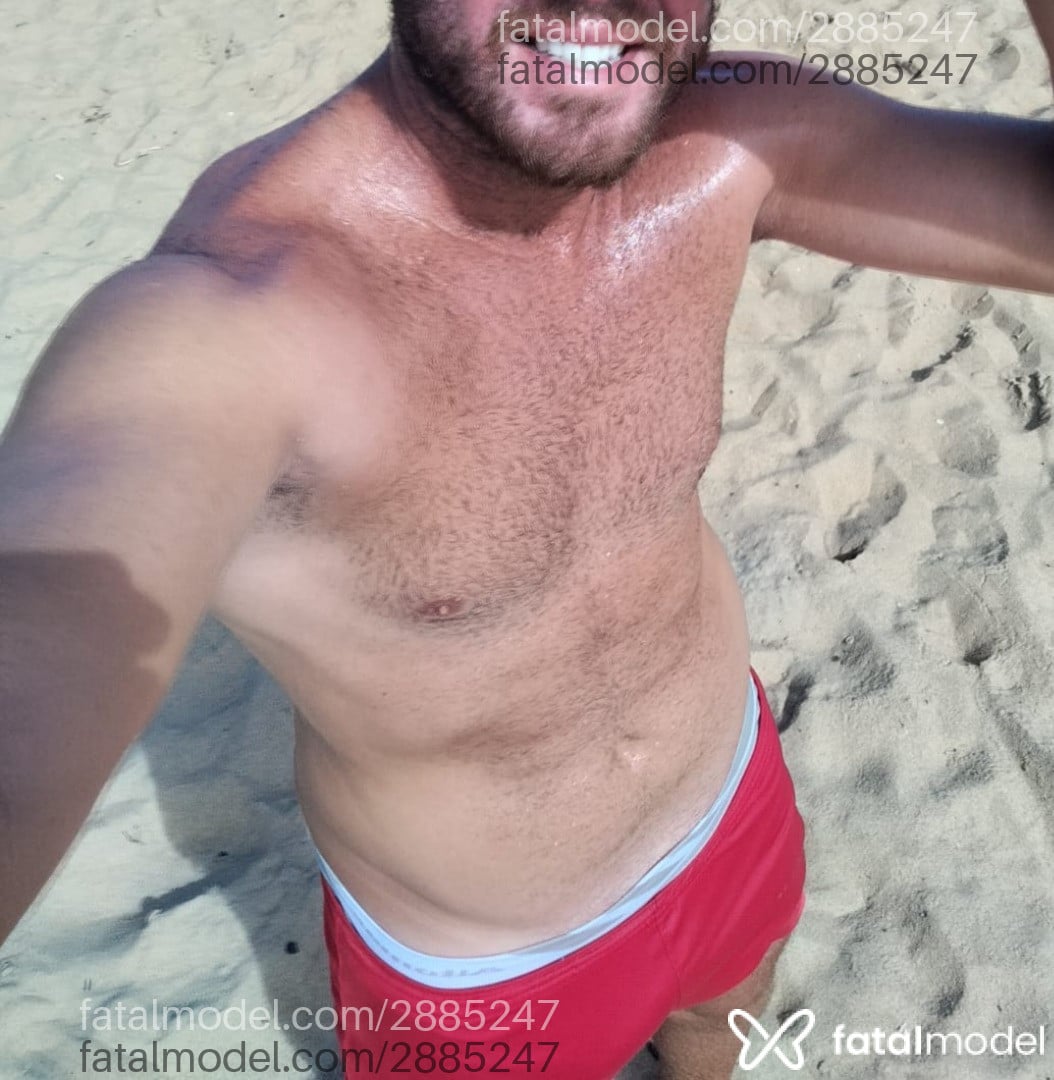 Acompanhante homem com cabelo castanho de olhos castanhos - Ruivo