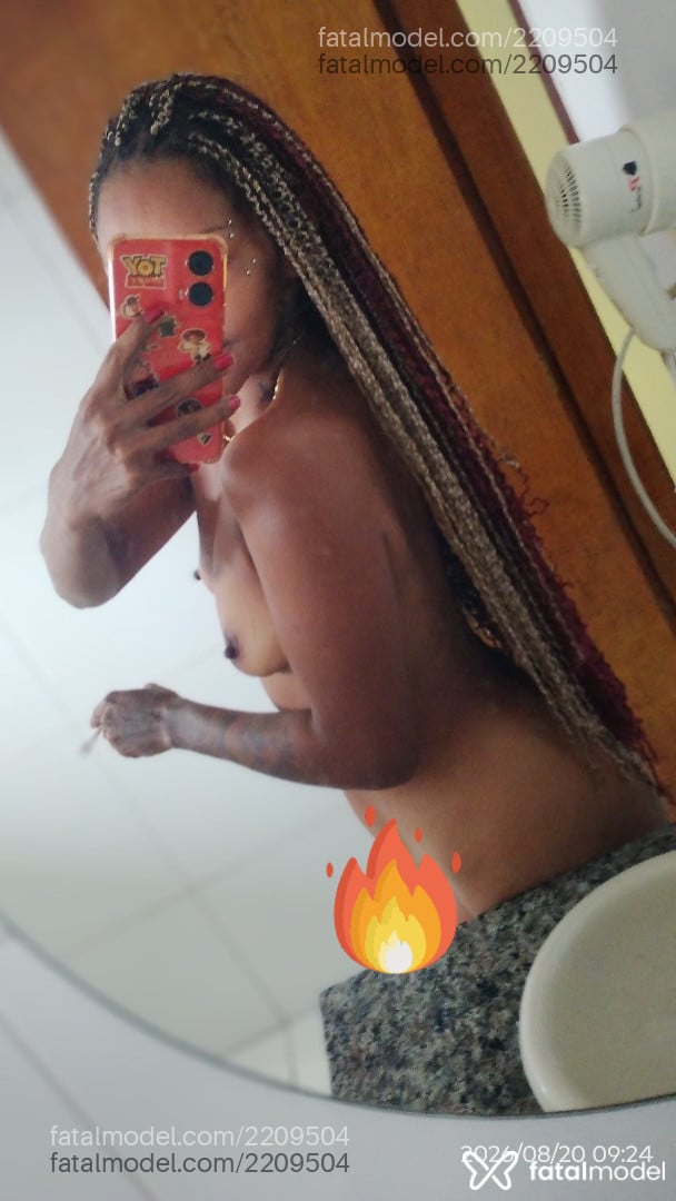 Acompanhante mulher com cabelo castanho de olhos pretos - Rhayra Lamanda
