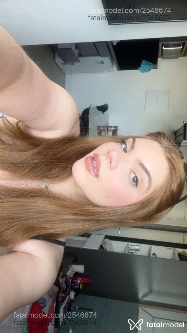 Acompanhante mulher morena (o) de olhos mel - Agatha