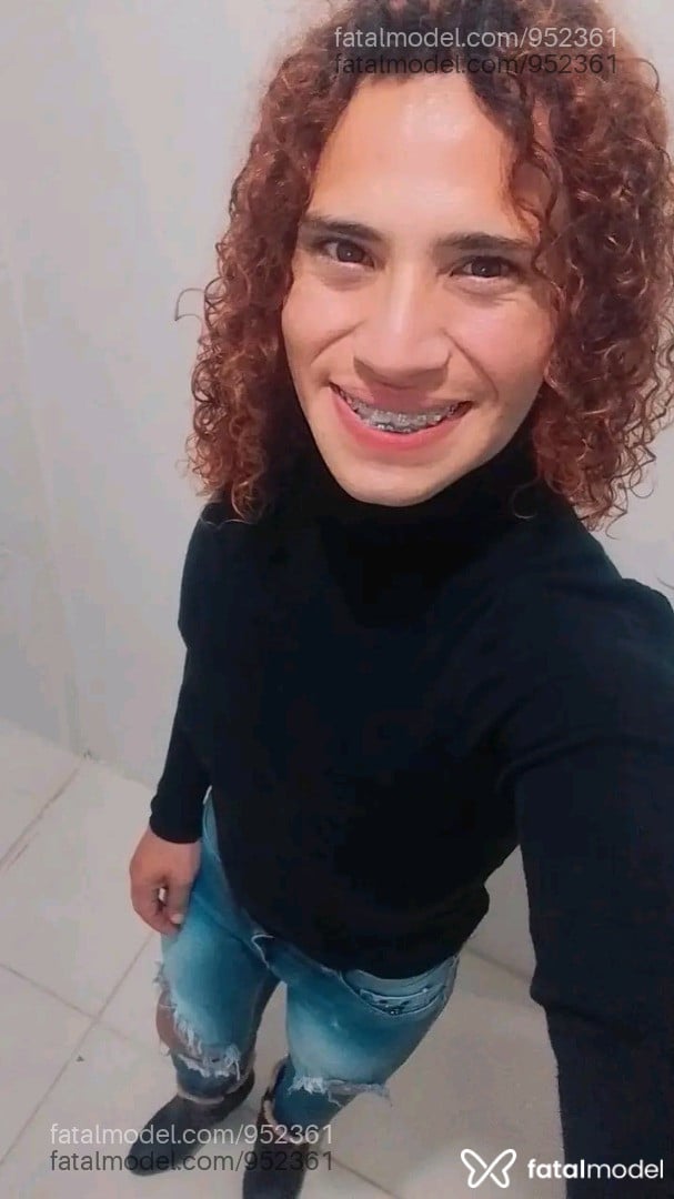 Acompanhante mulher trans ruiva (o) de olhos castanhos - Crys Rosa Acompanhante mulher trans ruiva (o) de olhos castanhos - Crys Rosa