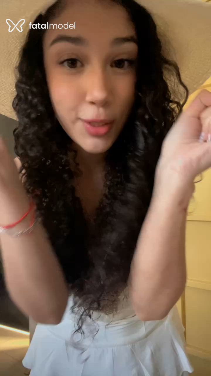 Acompanhante mulher com cabelo castanho de olhos castanhos - Giovanna Benjamim Acompanhante mulher com cabelo castanho de olhos castanhos - Giovanna Benjamim