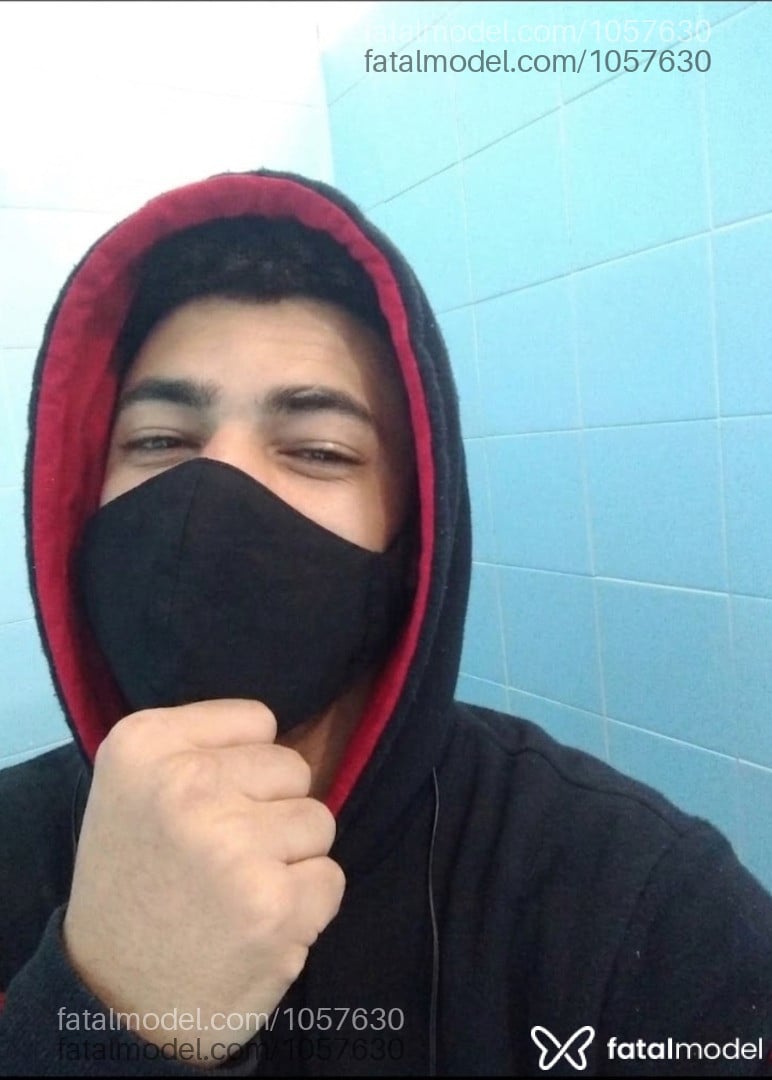 Acompanhante homem com cabelo castanho de olhos castanhos - Hector Victor