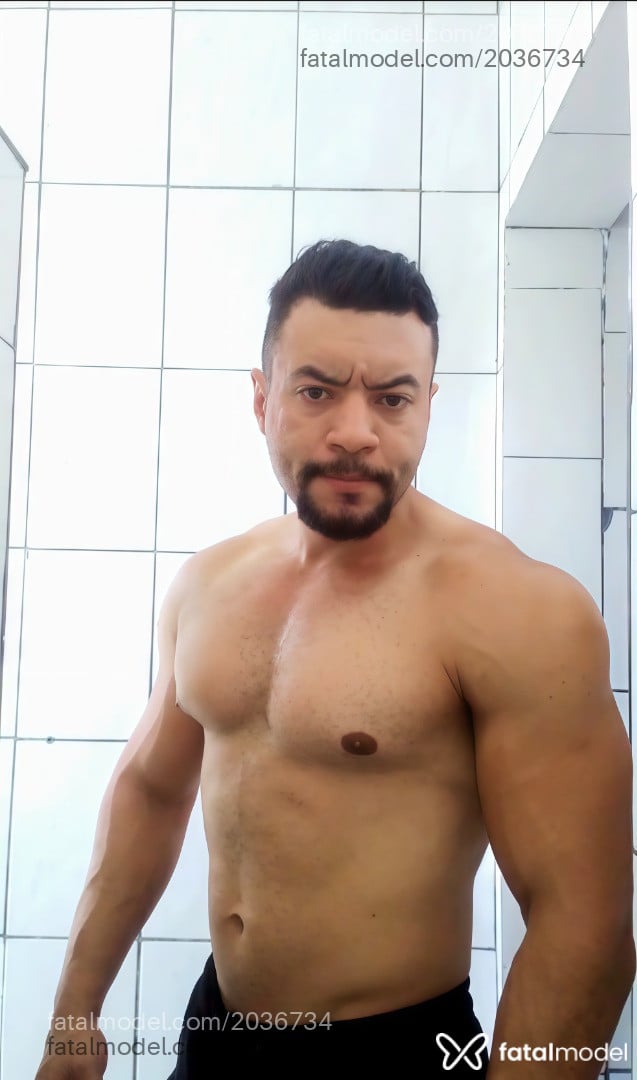 Acompanhante homem morena (o) de olhos castanhos - Magnata