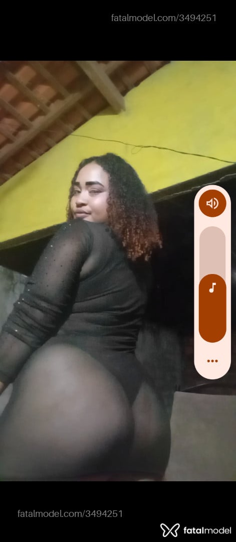 Acompanhante mulher morena (o) de olhos pretos - Nairóbi