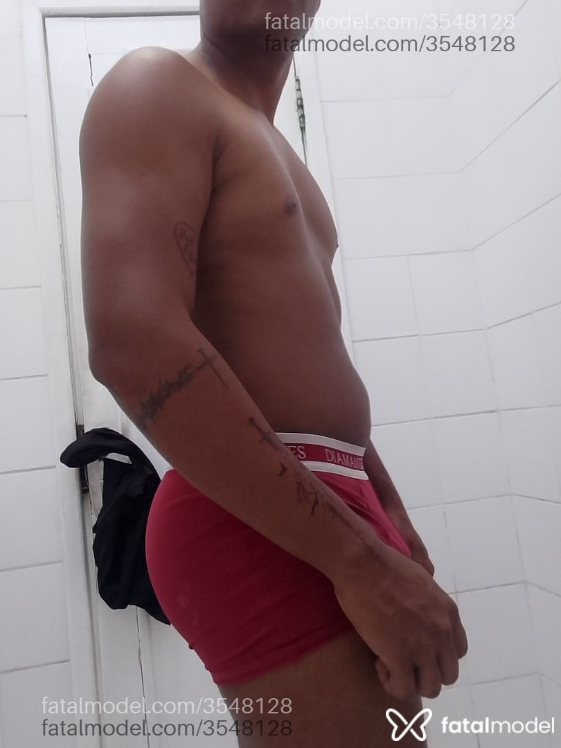 Acompanhante homem morena (o) de olhos pretos - Gutto Black