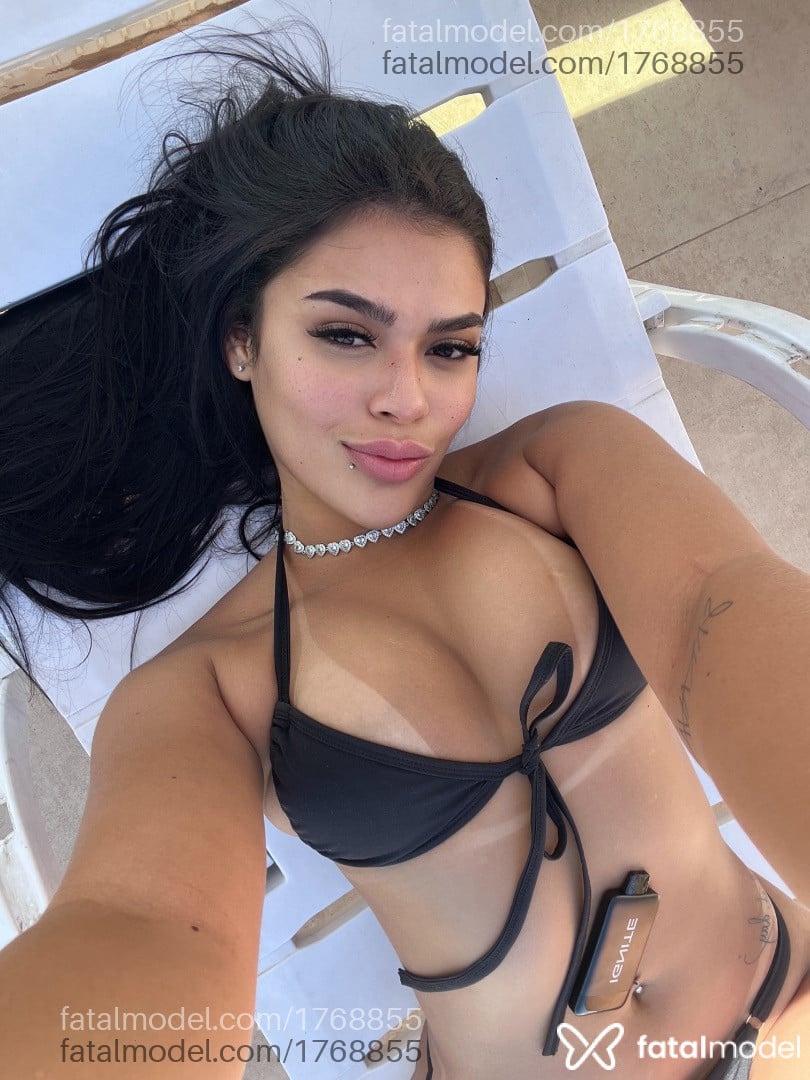 Acompanhante mulher morena (o) de olhos castanhos - Luana Melo