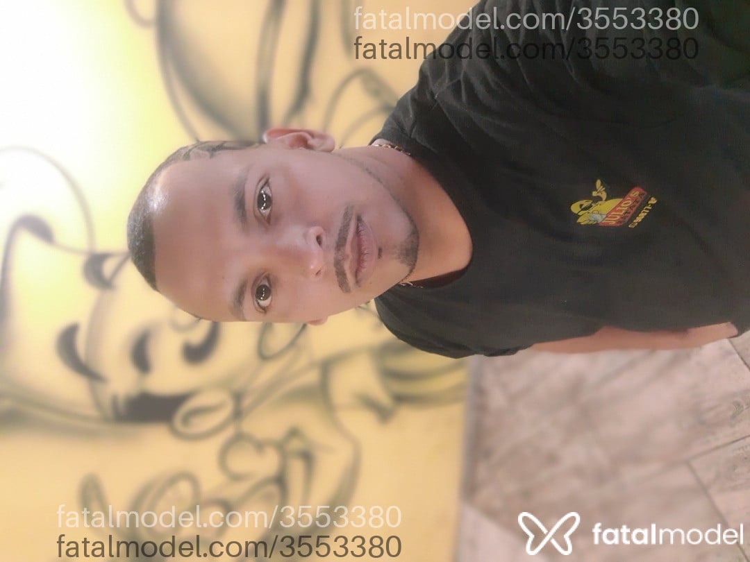 Acompanhante homem morena (o) de olhos pretos - Azeredo Acompanhante homem morena (o) de olhos pretos - Azeredo