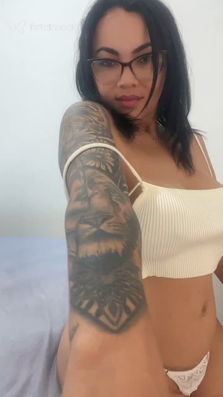 Acompanhante mulher morena (o) de olhos castanhos - Alice Bonelli