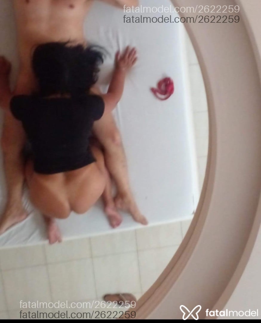 Acompanhante mulher morena (o) de olhos pretos - Sanera